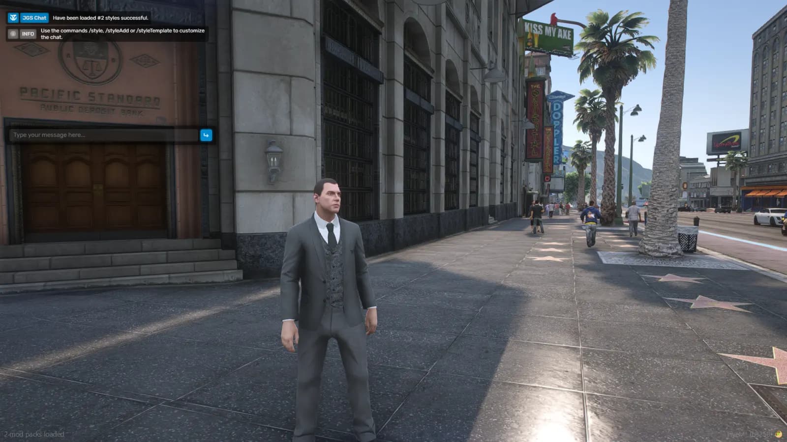 Dynamic Chat custom dark style in a FiveM city scene